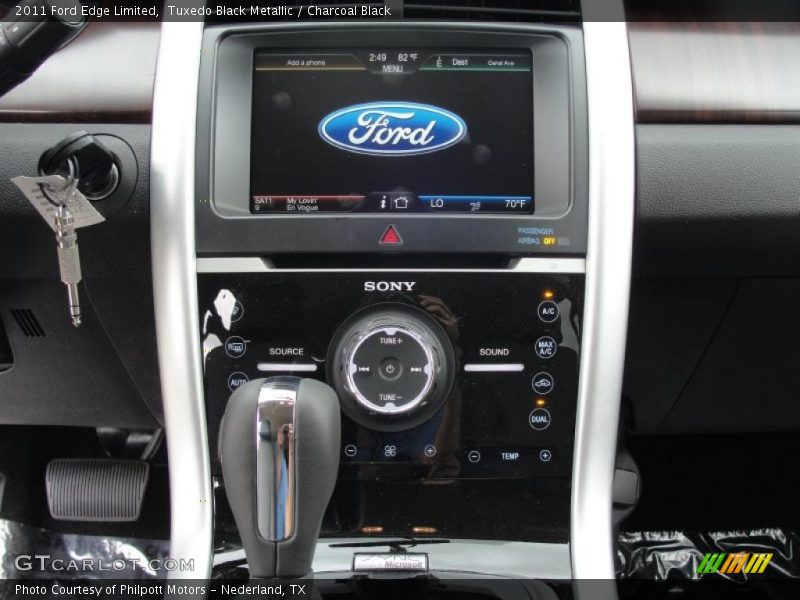 Tuxedo Black Metallic / Charcoal Black 2011 Ford Edge Limited