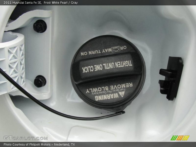 Frost White Pearl / Gray 2011 Hyundai Santa Fe SE