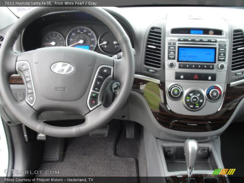 Dashboard of 2011 Santa Fe SE