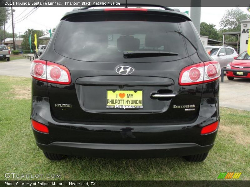 Phantom Black Metallic / Beige 2011 Hyundai Santa Fe Limited