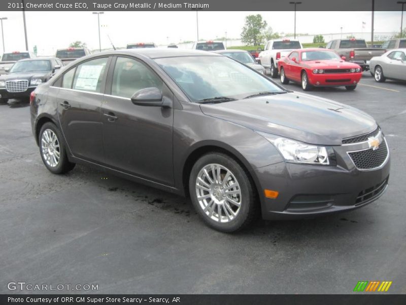 Front 3/4 View of 2011 Cruze ECO