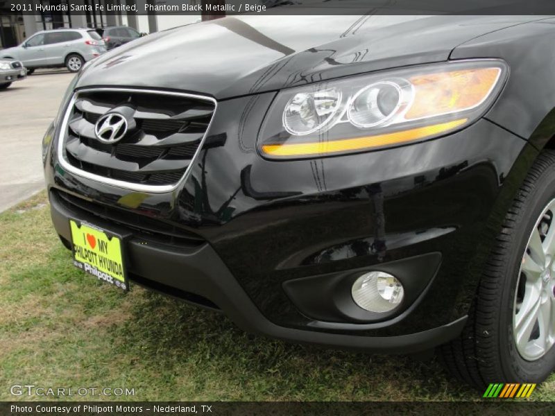 Phantom Black Metallic / Beige 2011 Hyundai Santa Fe Limited