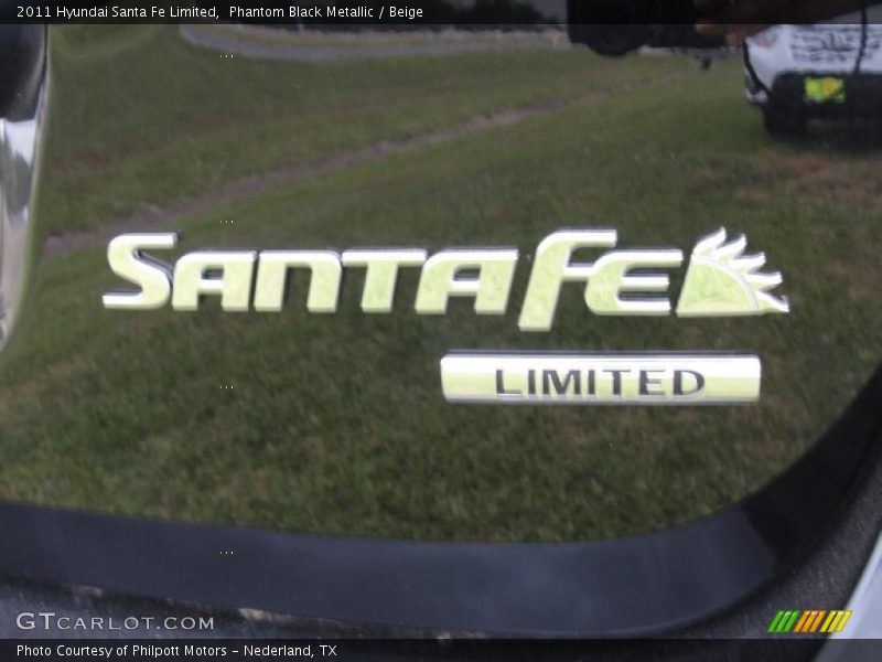 Phantom Black Metallic / Beige 2011 Hyundai Santa Fe Limited