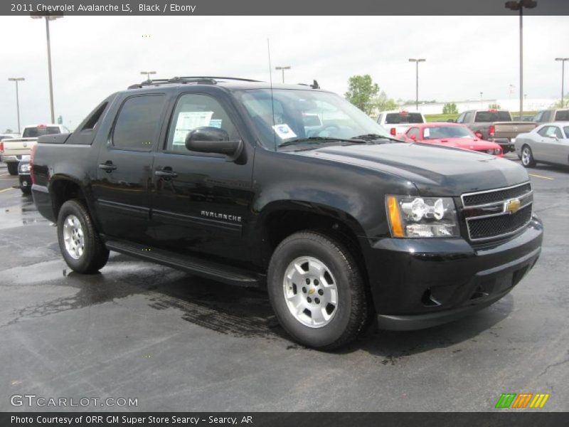 Front 3/4 View of 2011 Avalanche LS