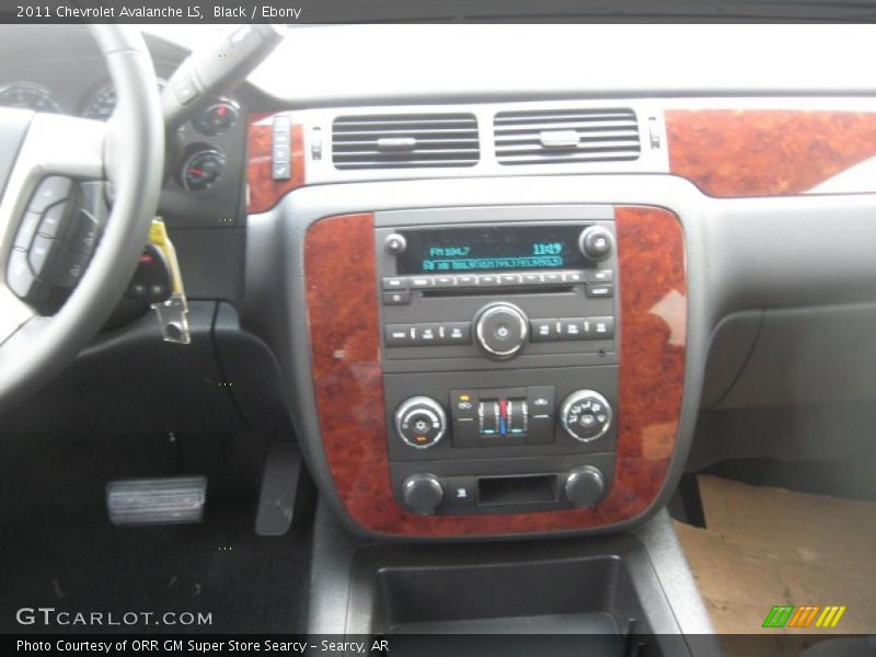 Black / Ebony 2011 Chevrolet Avalanche LS