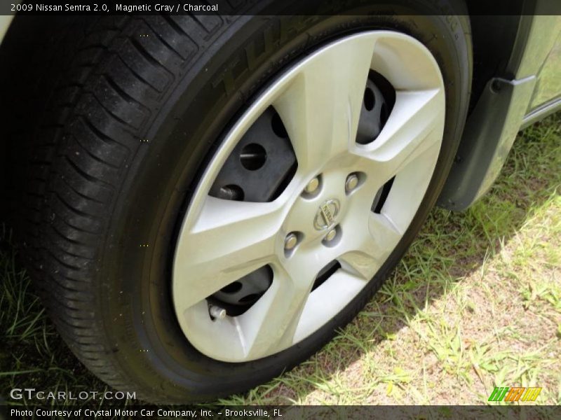 Magnetic Gray / Charcoal 2009 Nissan Sentra 2.0