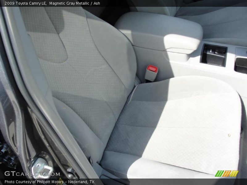 Magnetic Gray Metallic / Ash 2009 Toyota Camry LE