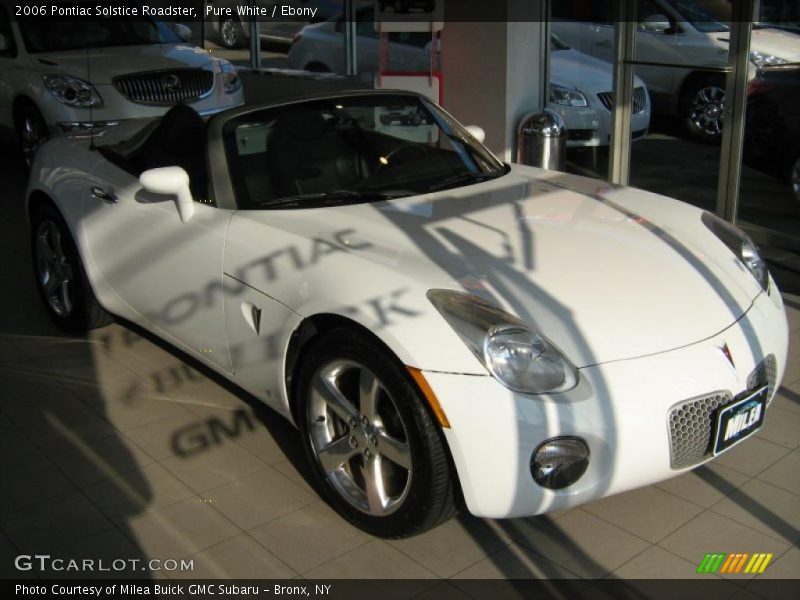 Pure White / Ebony 2006 Pontiac Solstice Roadster