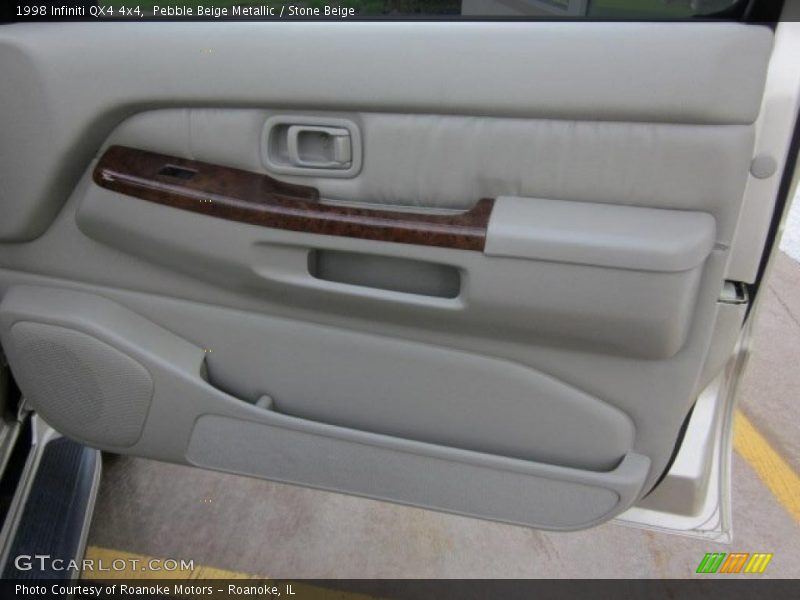 Pebble Beige Metallic / Stone Beige 1998 Infiniti QX4 4x4