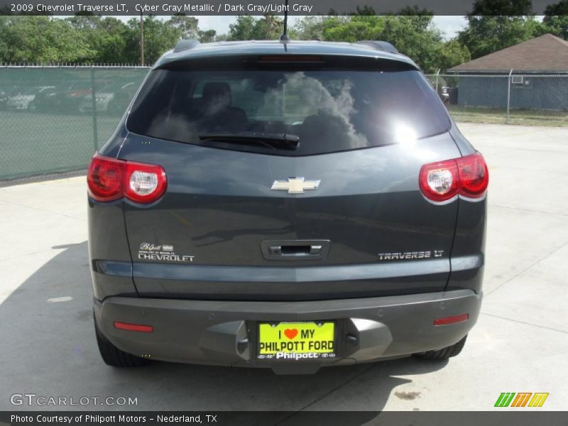 Cyber Gray Metallic / Dark Gray/Light Gray 2009 Chevrolet Traverse LT