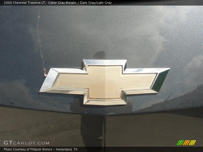 Cyber Gray Metallic / Dark Gray/Light Gray 2009 Chevrolet Traverse LT