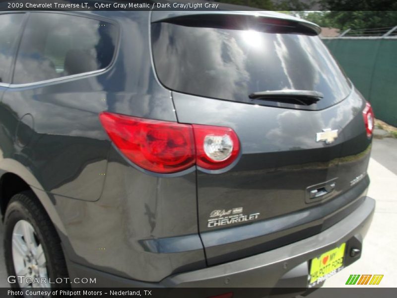 Cyber Gray Metallic / Dark Gray/Light Gray 2009 Chevrolet Traverse LT