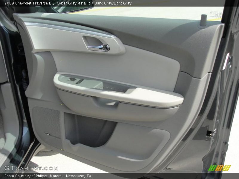 Cyber Gray Metallic / Dark Gray/Light Gray 2009 Chevrolet Traverse LT