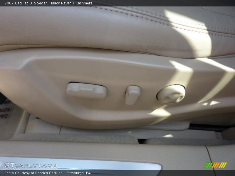 Black Raven / Cashmere 2007 Cadillac DTS Sedan