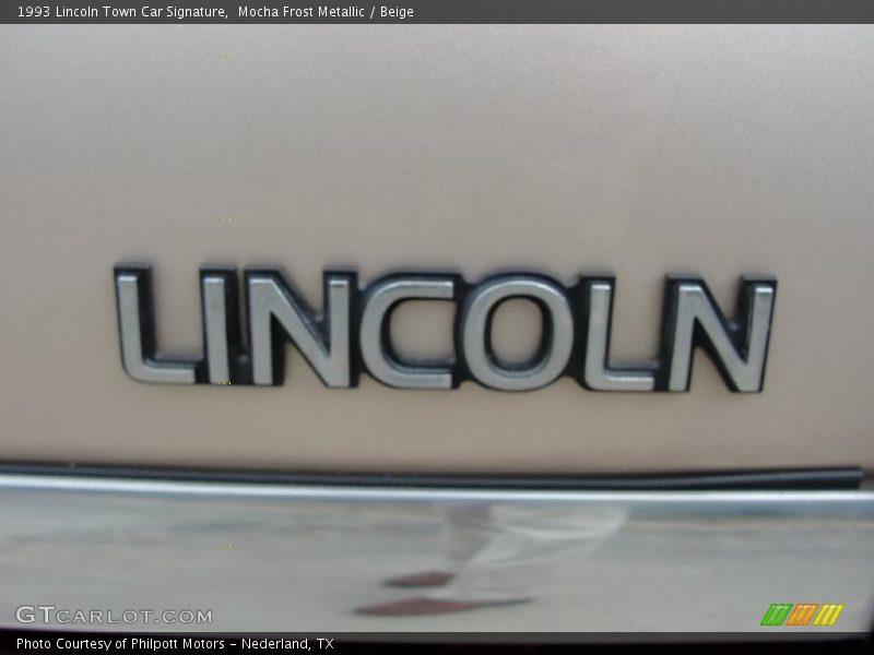  1993 Town Car Signature Logo