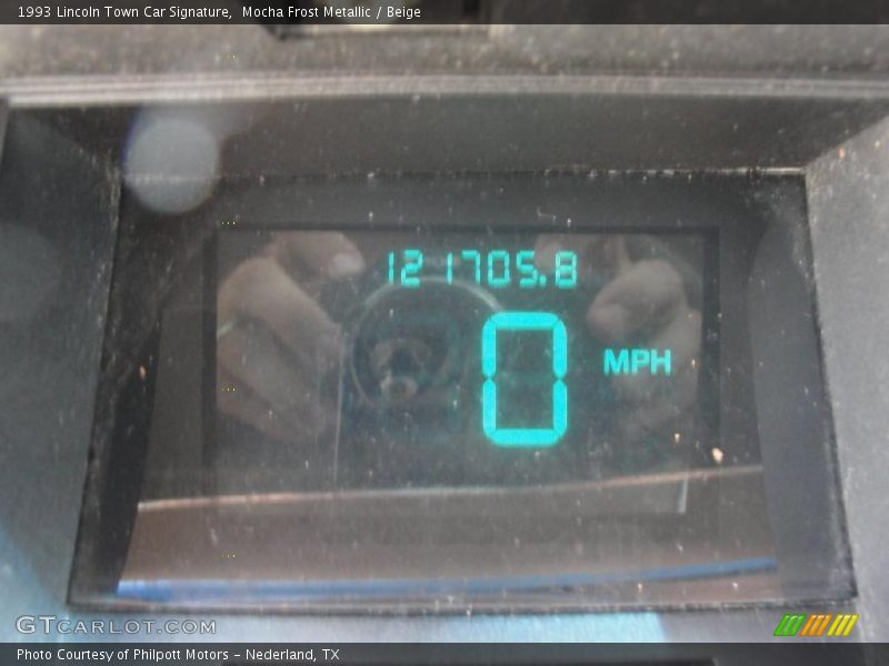 Mocha Frost Metallic / Beige 1993 Lincoln Town Car Signature