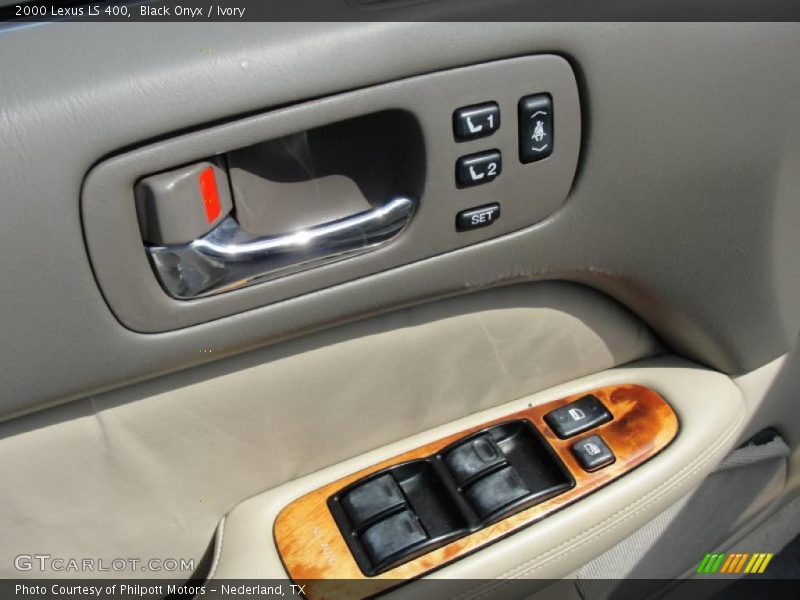 Black Onyx / Ivory 2000 Lexus LS 400