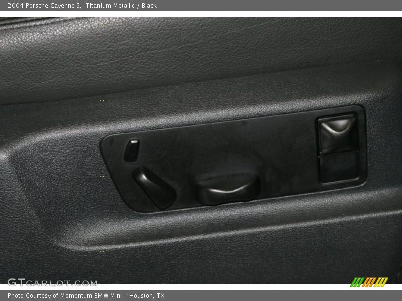 Titanium Metallic / Black 2004 Porsche Cayenne S