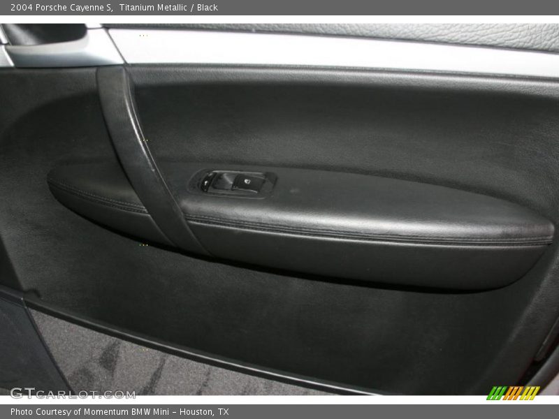 Titanium Metallic / Black 2004 Porsche Cayenne S