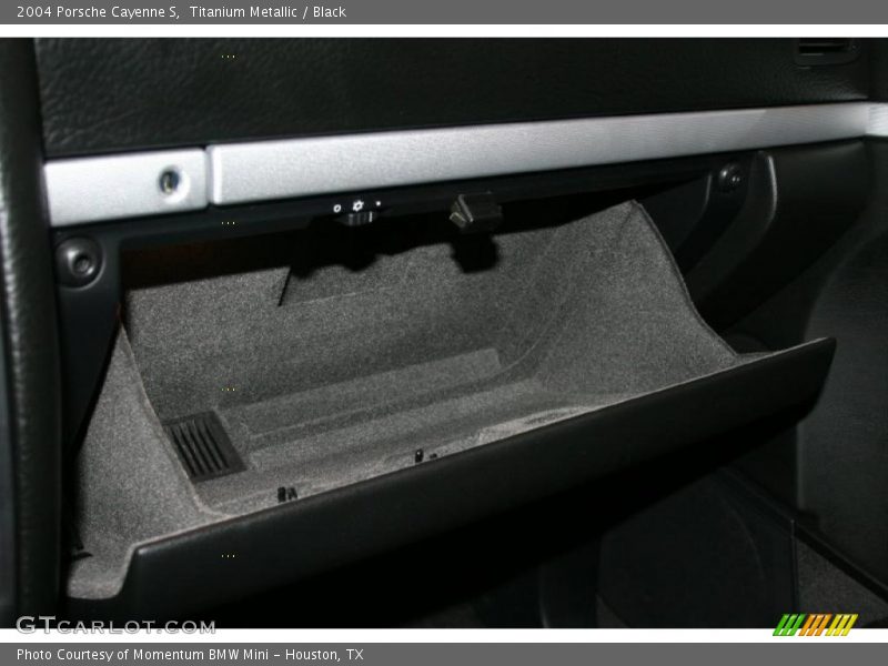Titanium Metallic / Black 2004 Porsche Cayenne S
