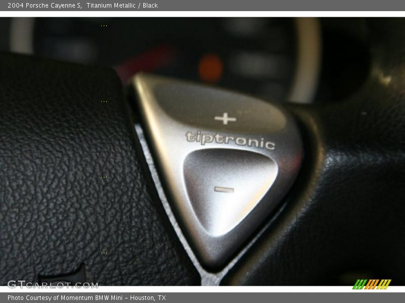 Controls of 2004 Cayenne S