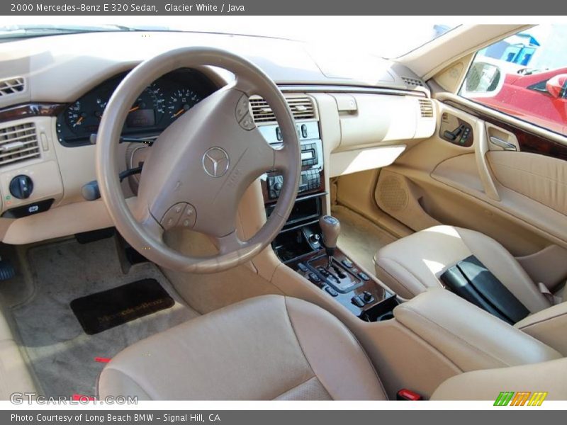 Glacier White / Java 2000 Mercedes-Benz E 320 Sedan