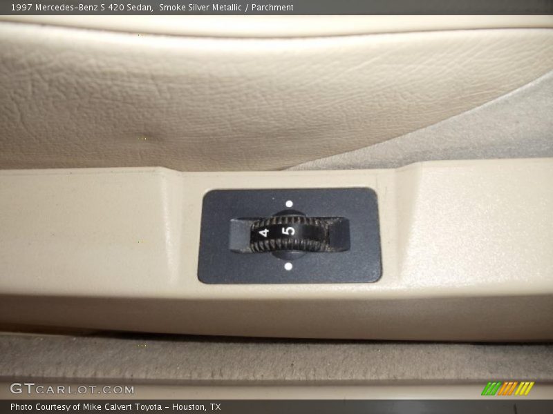 Controls of 1997 S 420 Sedan