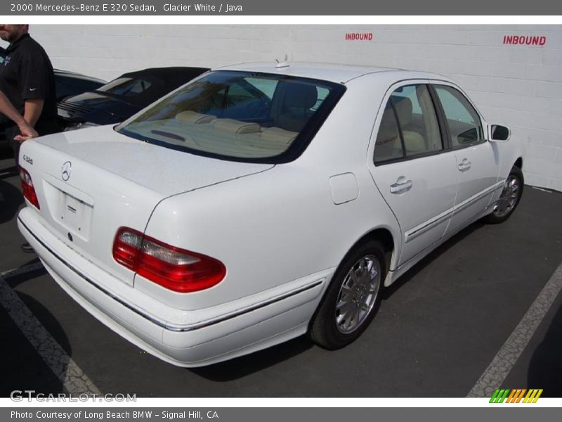 Glacier White / Java 2000 Mercedes-Benz E 320 Sedan