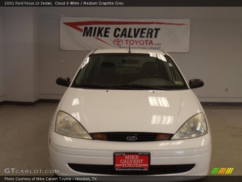 Cloud 9 White / Medium Graphite Grey 2001 Ford Focus LX Sedan