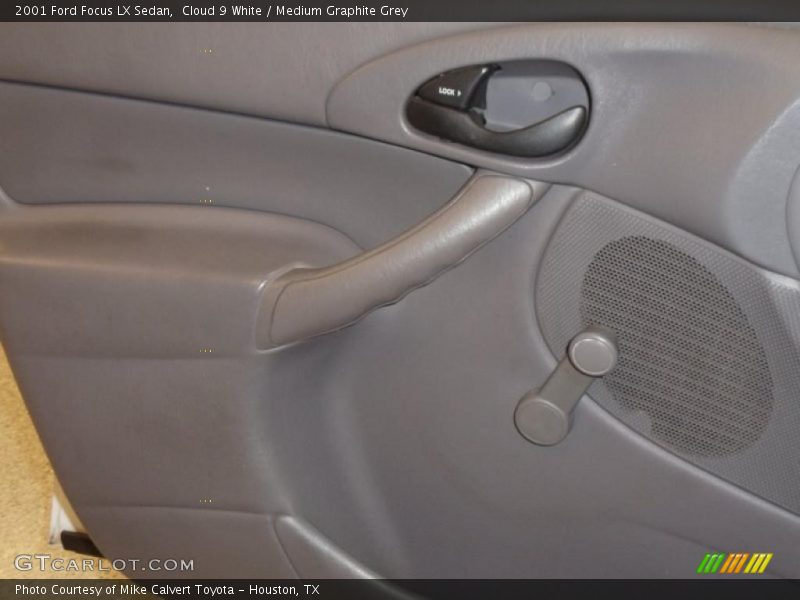 Cloud 9 White / Medium Graphite Grey 2001 Ford Focus LX Sedan