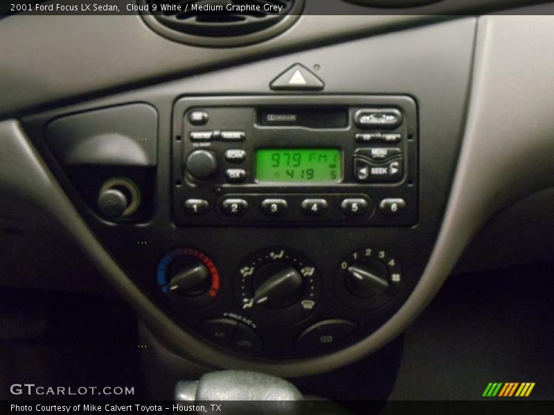 Cloud 9 White / Medium Graphite Grey 2001 Ford Focus LX Sedan