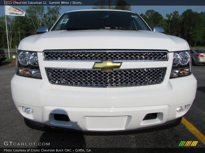 Summit White / Ebony 2011 Chevrolet Suburban LS