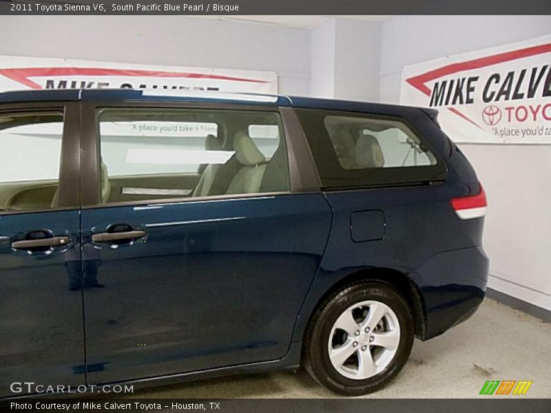 South Pacific Blue Pearl / Bisque 2011 Toyota Sienna V6
