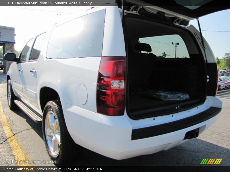 Summit White / Ebony 2011 Chevrolet Suburban LS