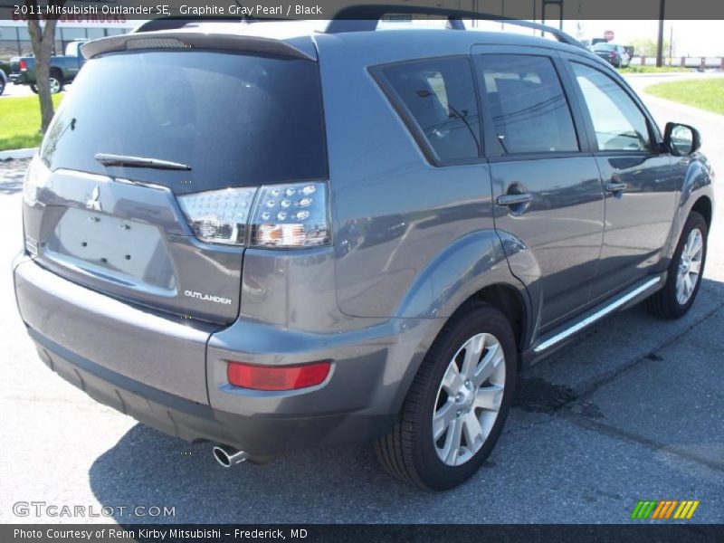 Graphite Gray Pearl / Black 2011 Mitsubishi Outlander SE
