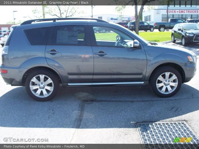 Graphite Gray Pearl / Black 2011 Mitsubishi Outlander SE