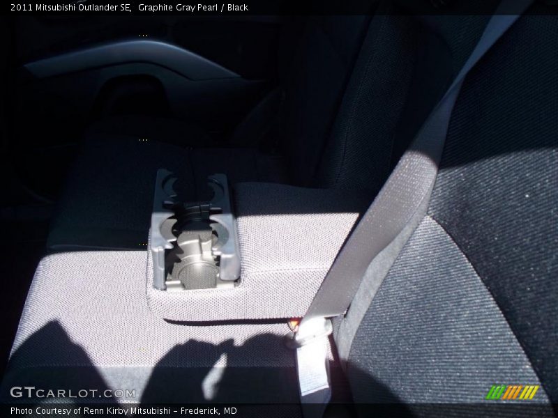 Graphite Gray Pearl / Black 2011 Mitsubishi Outlander SE