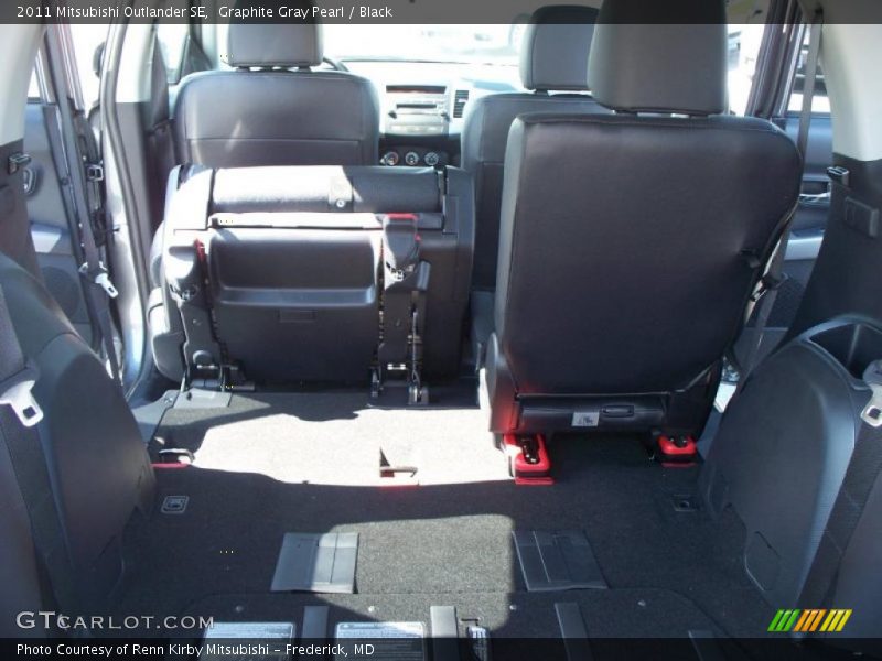 Graphite Gray Pearl / Black 2011 Mitsubishi Outlander SE