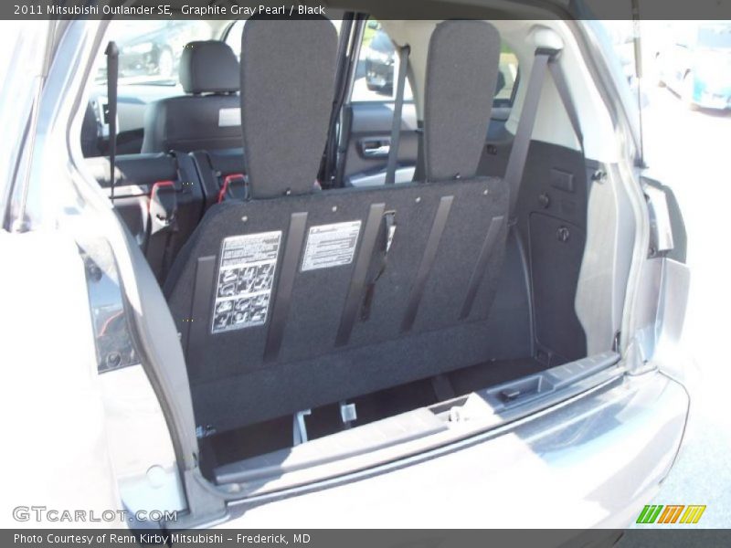 Graphite Gray Pearl / Black 2011 Mitsubishi Outlander SE