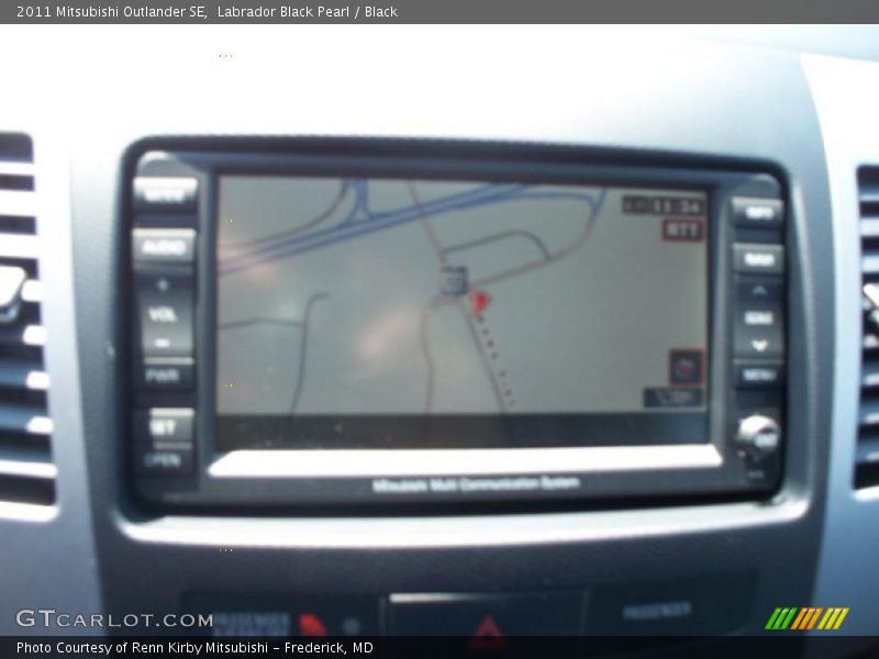 Labrador Black Pearl / Black 2011 Mitsubishi Outlander SE