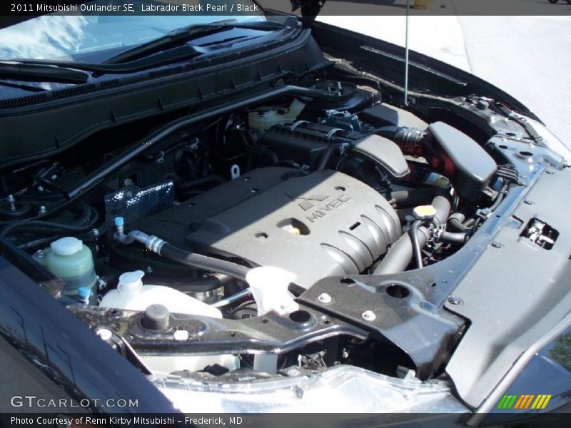 Labrador Black Pearl / Black 2011 Mitsubishi Outlander SE