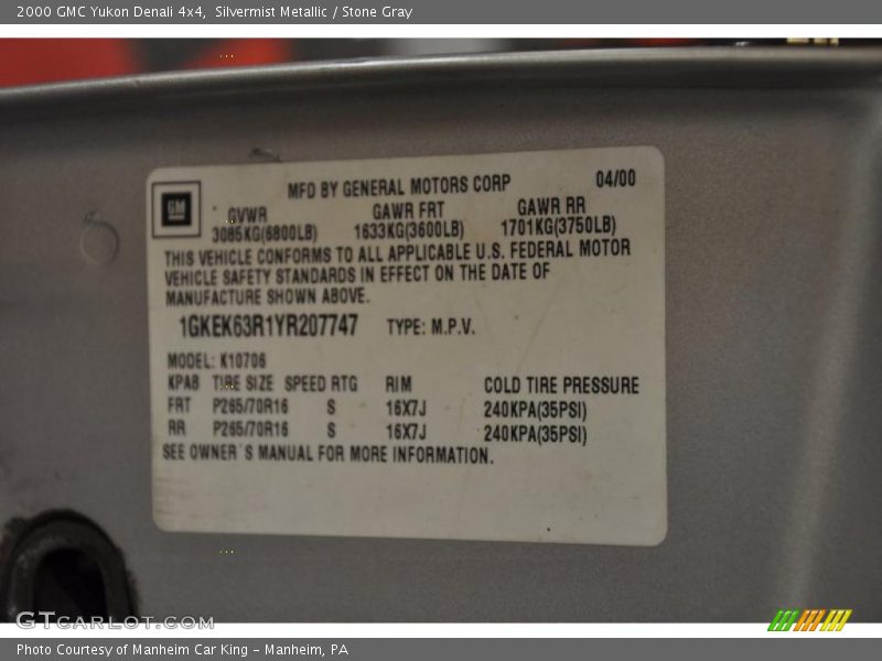 Silvermist Metallic / Stone Gray 2000 GMC Yukon Denali 4x4