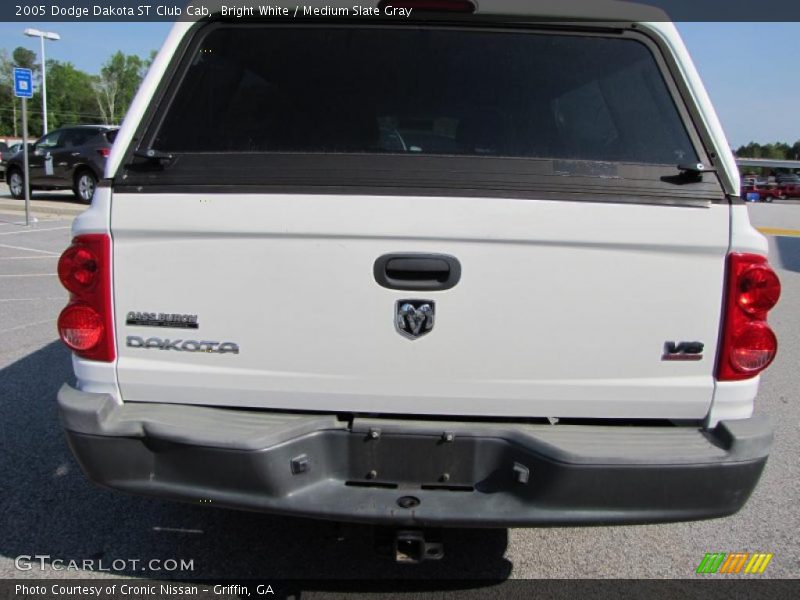 Bright White / Medium Slate Gray 2005 Dodge Dakota ST Club Cab