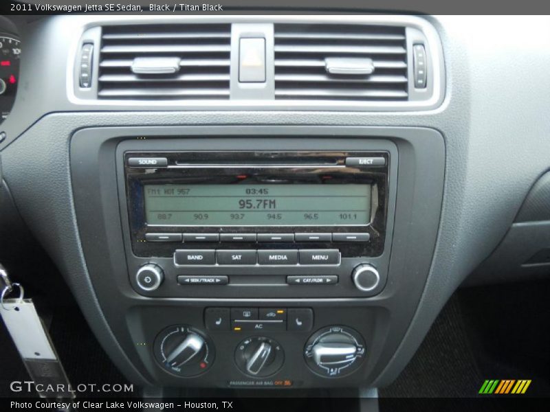 Controls of 2011 Jetta SE Sedan