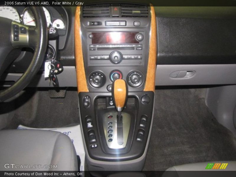Polar White / Gray 2006 Saturn VUE V6 AWD