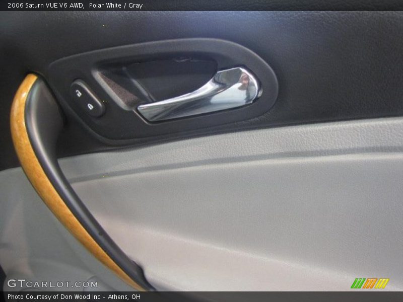 Polar White / Gray 2006 Saturn VUE V6 AWD