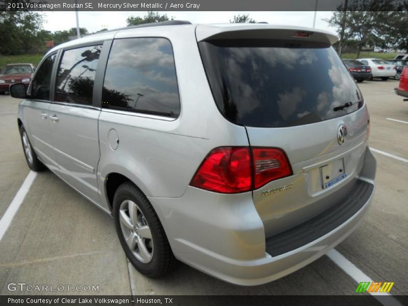 Mercury Silver Metallic / Aero Gray 2011 Volkswagen Routan SE