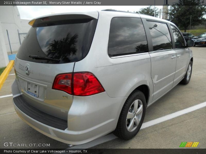 Mercury Silver Metallic / Aero Gray 2011 Volkswagen Routan SE