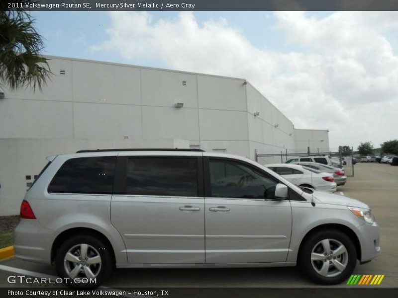 Mercury Silver Metallic / Aero Gray 2011 Volkswagen Routan SE
