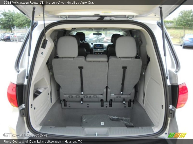 Mercury Silver Metallic / Aero Gray 2011 Volkswagen Routan SE